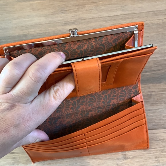 Hobo International wallet – Orange - Picture 11 of 16